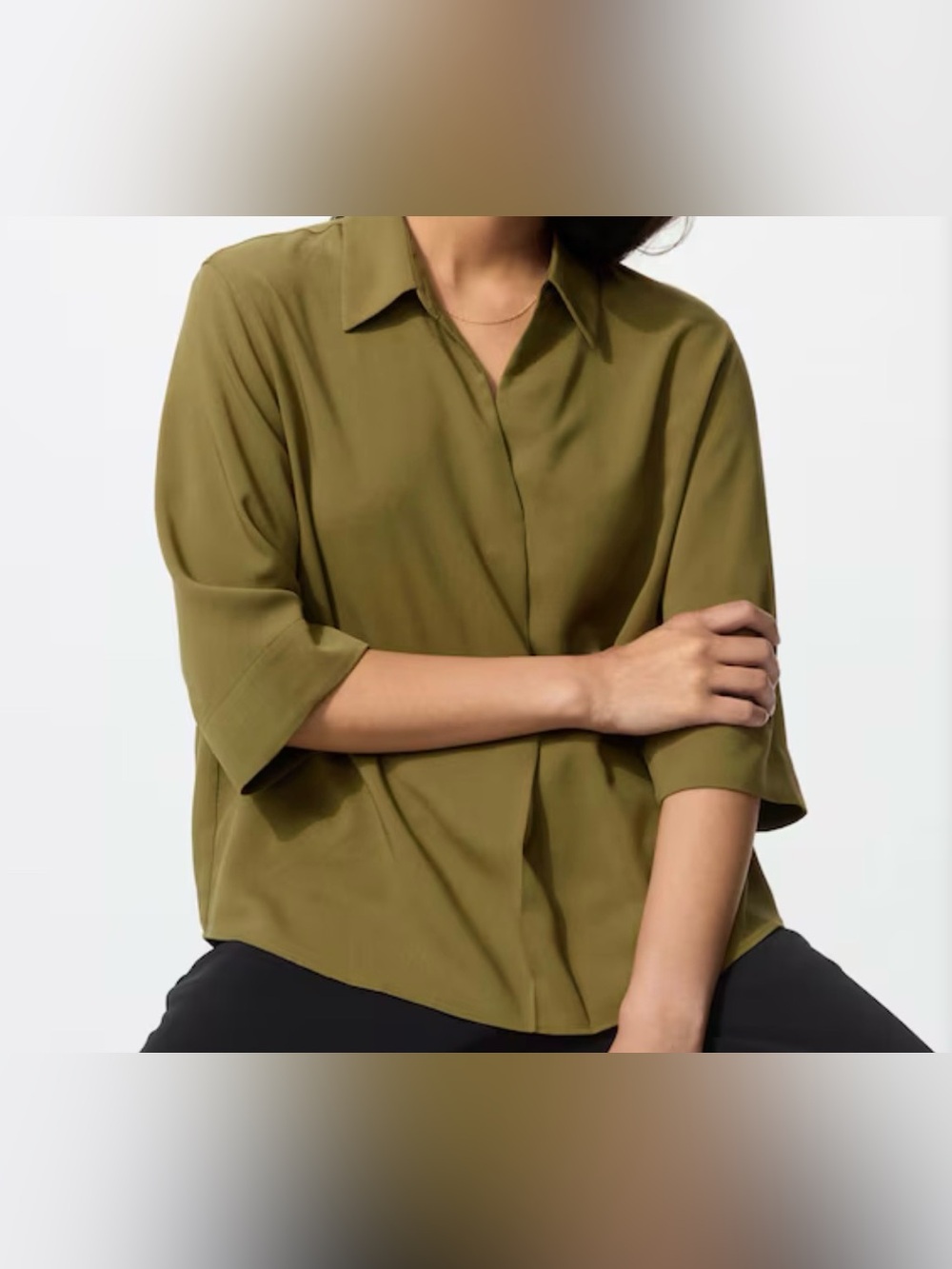 Uniqlo Olive Green Skipper Collared V-Neck Women’s Blouse